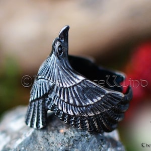 Bague corbeau viking, bague en acier noir corbeau volant, bague Hugin et Munin corbeaux d'Odin, bague viking de la mythologie nordique, bijoux viking