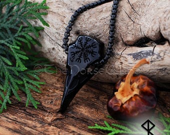 Collar de calavera de cuervo vikingo - Colgante de acero inoxidable negro con Yelmo del Asombro, amuleto de runas de Aegishjalmur, joyería vikinga, mitología nórdica