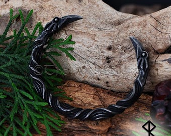 Braccialetto vichingo con corvo - Torc norreno forgiato a mano, bracciale in acciaio inossidabile con i corvi di Odino, polsino vichingo Hugin e Munin, regalo della mitologia norrena
