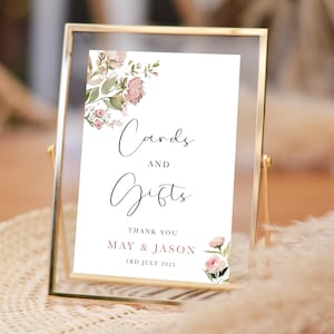 Zart rosa Blumen - Hochzeit Tischschilder - Personalisieren Sie mit jedem Text - A5, A4, A3 oder A2 Karten oder Schaumstoffplatten