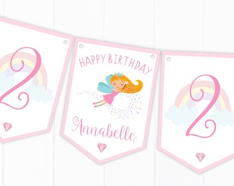 Könnte beinhalten: Ein Satz rosa-weißer Banner für eine Geburtstagsfeier. Die Banner zeigen die Zahl 2, einen Regenbogen, Wolken und eine Fee mit dem Text "Happy Birthday Annabelle". Jedes Banner hat einen rosa Rand und eine Diamantgrafik.
