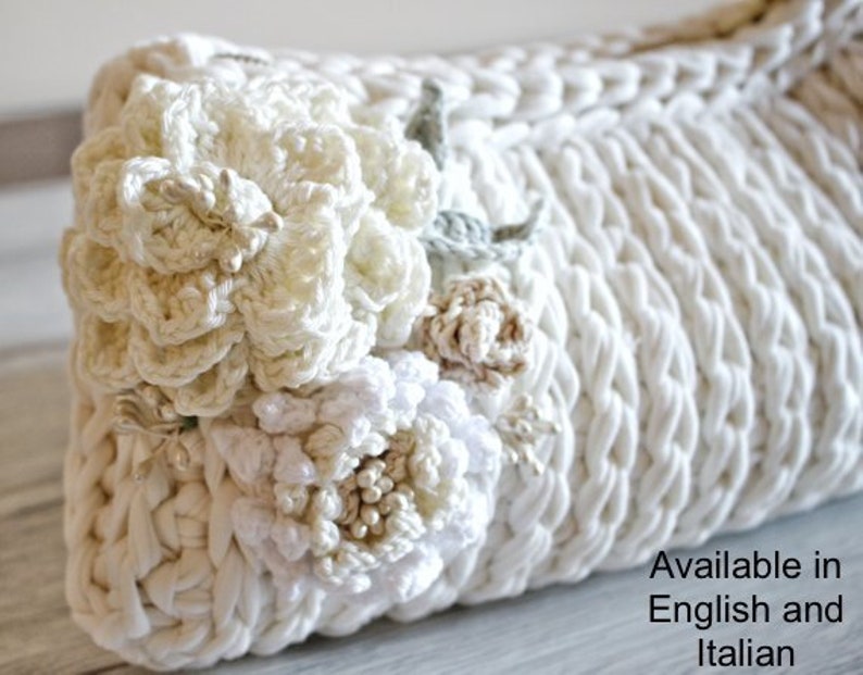 Small Bag Pattern, Clutch Tutorial, Crochet Bag Pattern, Crochet Purse Pattern, Crochet Patterns, Easy Crochet Pattern, Bridesmaid Clutch image 3