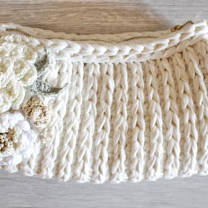 Small Bag Pattern, Clutch Tutorial, Crochet Bag Pattern, Crochet Purse Pattern, Crochet Patterns, Easy Crochet Pattern, Bridesmaid Clutch image 5