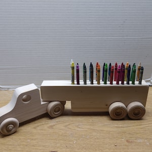 WOODEN SEMI CRAYON holder