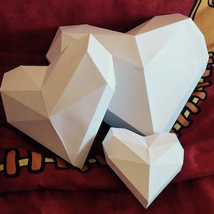 Make Your Paper Hearts Decorations from for Valentine&#39;s Day, Polygon Shape DIY Christmas Papercraft