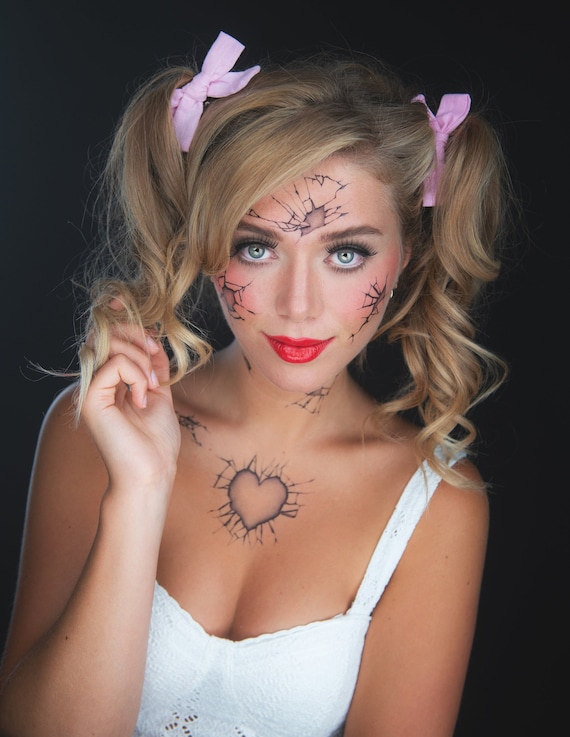 DOLL MAKEUP FOR HALLOWEEN / MAQUILLAGE POUPÉE POUR HALLOWEEN