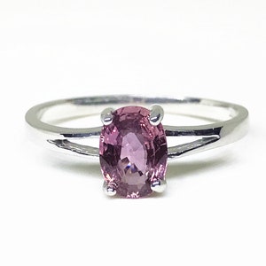 10kt White Gold Natural Pink Sapphire (0.95 ct) Ring, Appraised 1,030 USD