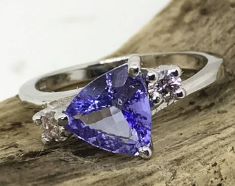 Natürlicher Tansanit-Ring (2,60 ct) aus 14-karätigem Weißgold mit natürlichem Diamant, geschätzt auf 4.000 CAD