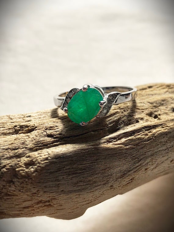 10k White Gold Ring, Natural Emerald ring (1.30 ct