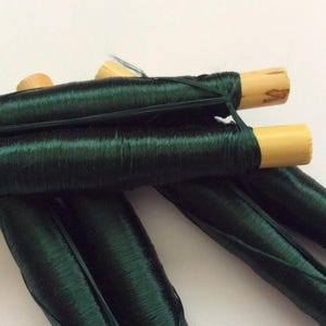 Bobine di filo di seta Sabra x2 Colore Verde Impero, Ricamo, Couture, Marocco, Lusso, Seta vegetale