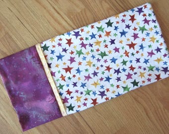 Bold stars print on all cotton standard/queen pillowcase