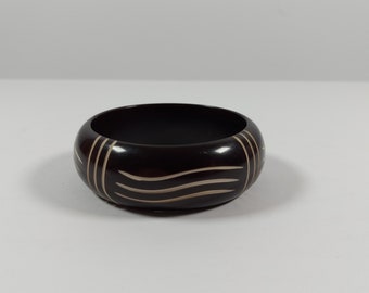 Retro Plastic Black and White Wavy Line  Bangle Bracelet