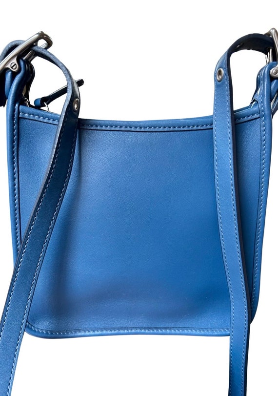 LockMe Ever BB Tote Shoulder Bag Designer Vintage Sleek Shape Flap Bags  Keybell Turn Lock Handbag Smokey Brown / Quartz White / Caramel Black  M58978 From Mdstshoes, $65.29