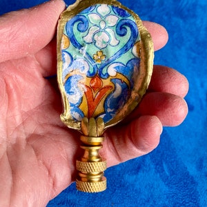 Florentine Pattern Oyster Shell Lamp Finial