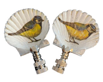 Pair of Bird Decorated Scallop Shell Lamp Finials