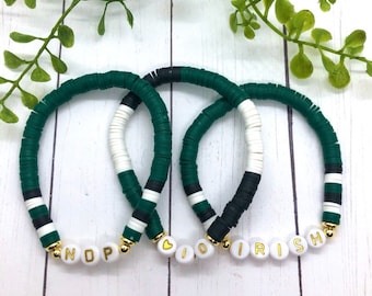 Prep Stack Notre-Dame | Teamarmband | Ierse armband | Gepersonaliseerde schoolarmbanden | Letterkralenarmband | Stapelbare armband