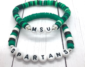 MSU Spartaanse Heishi-kralenarmbanden | Michigan State-armbanden | Gepersonaliseerde armbanden | Letterkralenarmband | Stapelbare armbanden