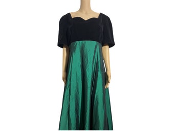 PLUS SIZE - Emerald Green VELVET dress