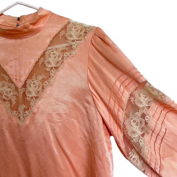 sleeveless victorian blouse