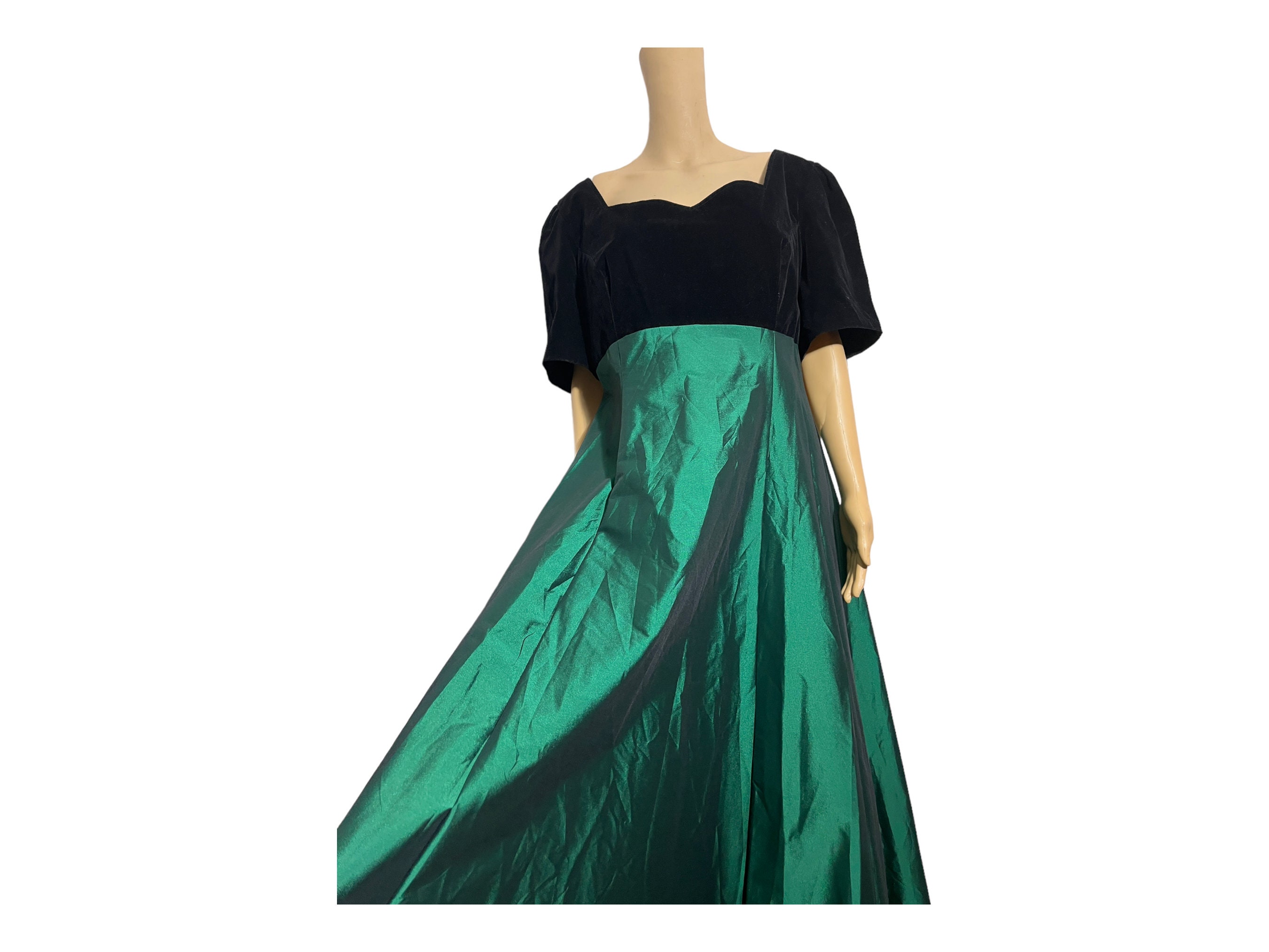 plus size emerald green velvet dress - Size:6 1/2 how to make a dog dress B Darlin Juniors' Striped Prom dress framed by short off