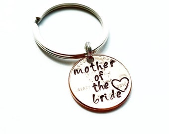 Mother of the Bride hand stamped penny keychain, mother of the bride keychain, wedding party gift, mother gift, wedding gift wedding present