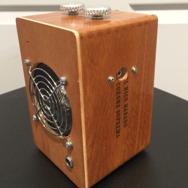 Corona Suprema Cigar Box Guitar Amp 2W for practice or busking