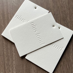 1000 etiquetas colgantes con relieve personalizadas, etiquetas para ropa, etiquetas personalizadas, etiquetas de precio, etiquetas colgantes, etiquetas de regalo, etiquetas de agradecimiento, etiquetas de recuerdo de boda - flf007