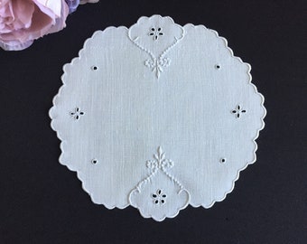 Small Vintage Early 19th Century Hand Embroidered Broderie Anglaise Eyelets 8" Whitework Doily