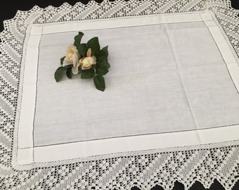 Vintage Oblong Embroidered Irish Linen Table Topper Cloth with Filet Crochet Edging EL0195