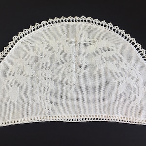 Antique Tea Cosy &quot;LABURNUM&quot; 1930s Filet Crochet Lace Teapot Cover