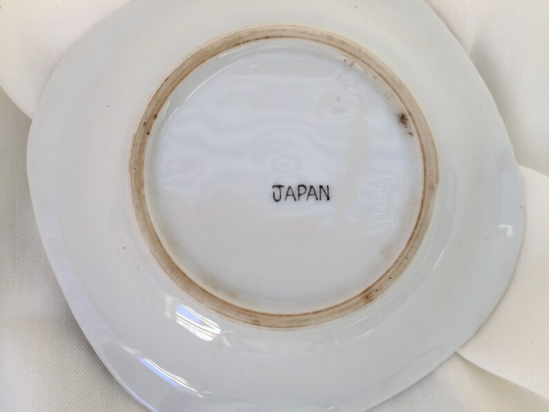 Wolseley Old Automobil Pattern Vintage Gold Trimmed Japanese Porcelain Ash Tray VCH0342