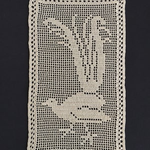 Mary Card Designed &quot;LYREBIRD&quot; Filet Lace Inset (1915 Book #1 New Crochet for Australasian Fancy Workers) Extremely Rare