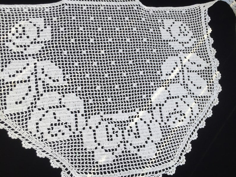 Lace Cafe Apron with FIlet Crochet Roses EL1404