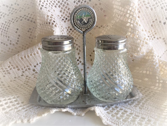 Retro salt 2024 and pepper shakers