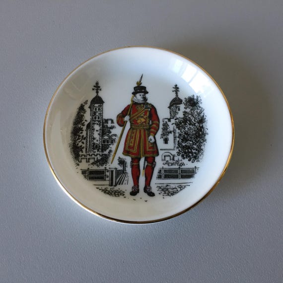 Collectible Beefeater Yeoman Queensberry Trinket Dish | London Souvenir