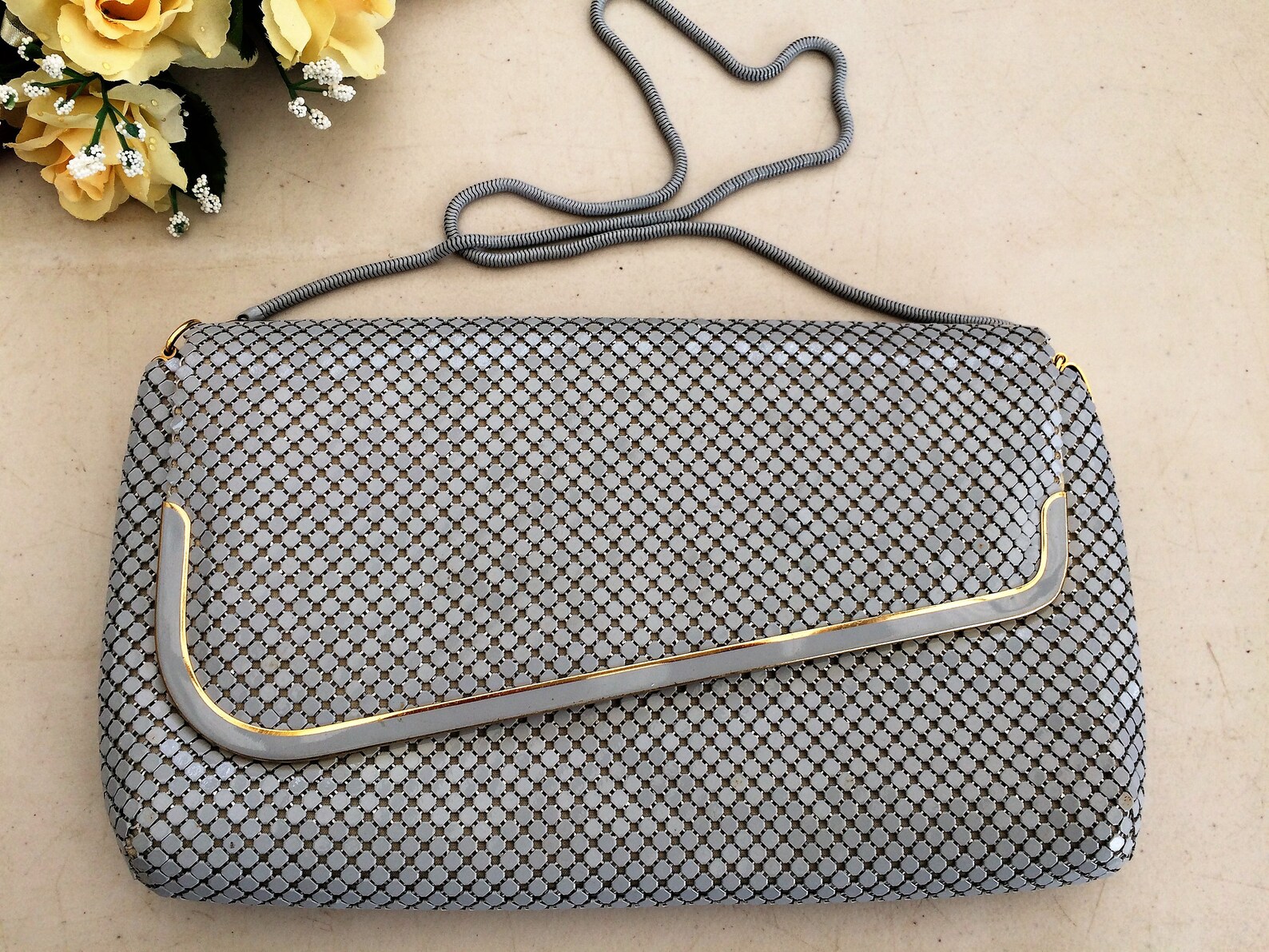 glo mesh purse