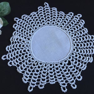 Edwardian Antique Handmade Linen and Crocheted Lace Whitework Doily