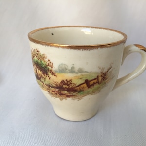 Creme und Gold Espresso-Tasse ohne Untertasse mit Rural England Muster