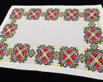 Large Vintage Embroidered Oblong Linen Doily or Placemat. White Aida Cloth Cross Stitch Doily