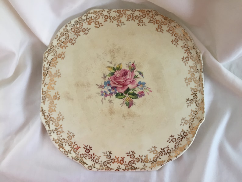 Lord Nelson Elijah Wood England Vintage 11 Flat Cake Plate with Gold Filigree and Rose Bouquet Pattern VCH0417