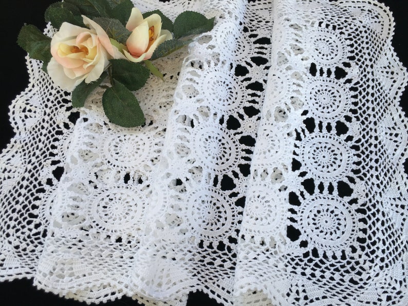 Crochet Lace Table Runner Vintage Crocheted Table Runner RBT3213