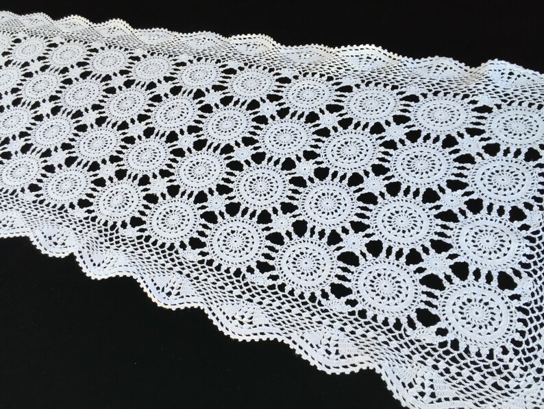 Crochet Lace Table Runner Vintage Crocheted Table Runner RBT3213