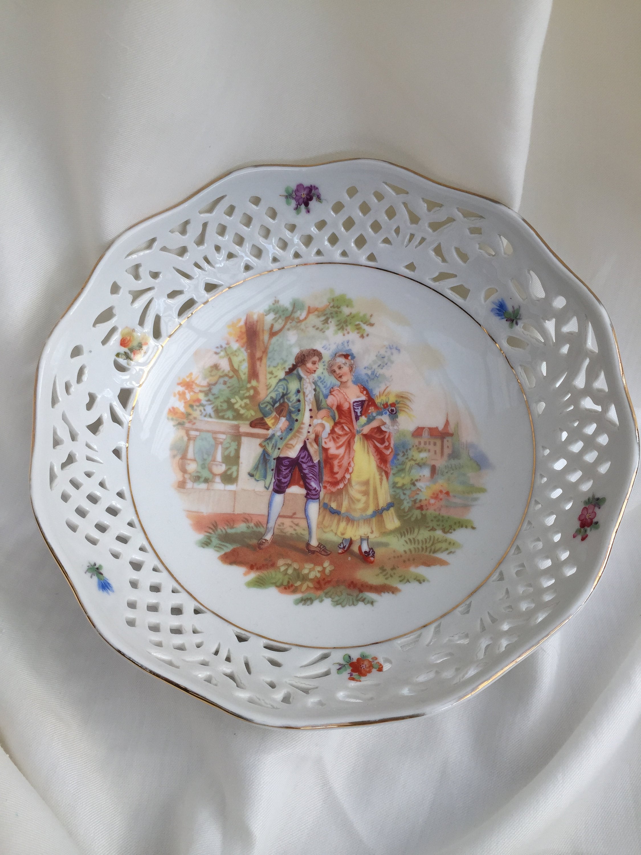 Details about   Vintage Porcelain Souvenir Westminster Abbey  Plate By Schumann Made in Germany 