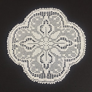 Carte Marie « Muguet d'Oyley » à collectionner Art déco napperon en dentelle au crochet n° 83 (1939)