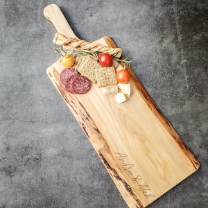 Live Edge Charcuterie Board, Laser Engraved Personalized Cheese Board, Engagement Gift, Housewarming Gift, Wedding Gift, Realtor Gift