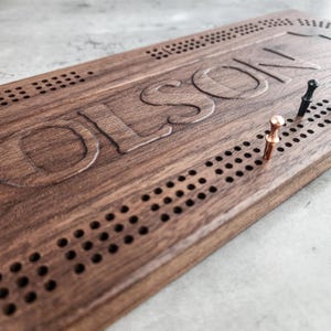 Planche de cribbage, planche de bébé personnalisée, cadeau pour joueurs de cartes, jeux de société cribbage, cadeau d'anniversaire pour papa, voisin, ami, fête des pères