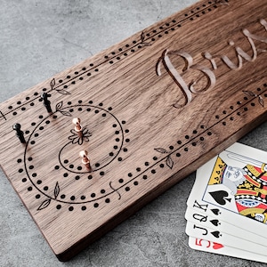 Planche de cribbage personnalisée avec motif floral, cadeau de fête des mères pour l'anniversaire d'une maman