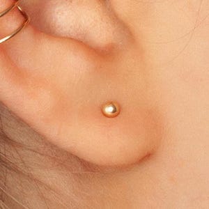 Pendientes de botón con forma de bola de oro de 18 quilates, 3 mm; pendientes de botón con forma de punto delicado