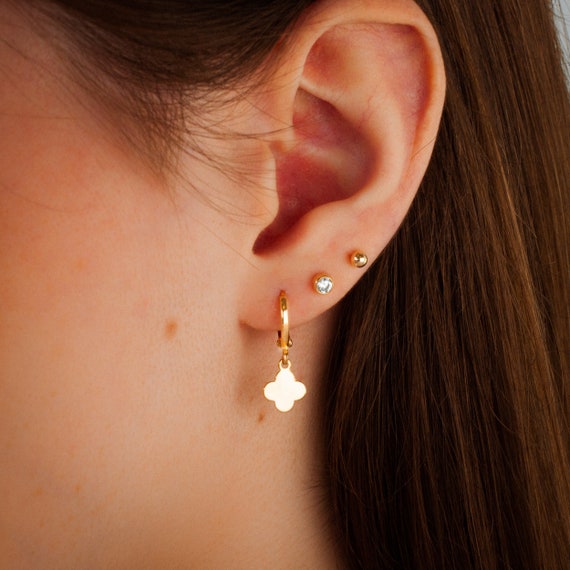 Van Cleef & Arpels Perlee Clovers earrings