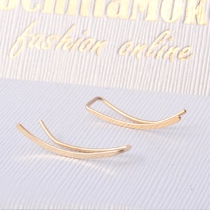 Ohr Kletterer 20mm Schlanke Ohrstifte, 14k Gold gefüllt, glatter Schwung, moderne minimalistische Ohrringe, bis zum Ohrkriecher Bild 3